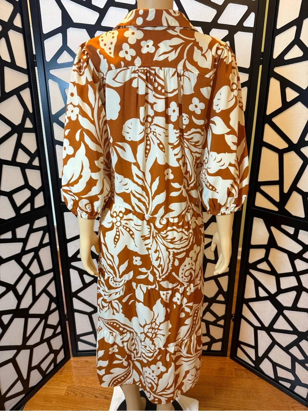 Umgee Tan & White Floral Button-Front Midi Dress NWT - Picture 2 of 8